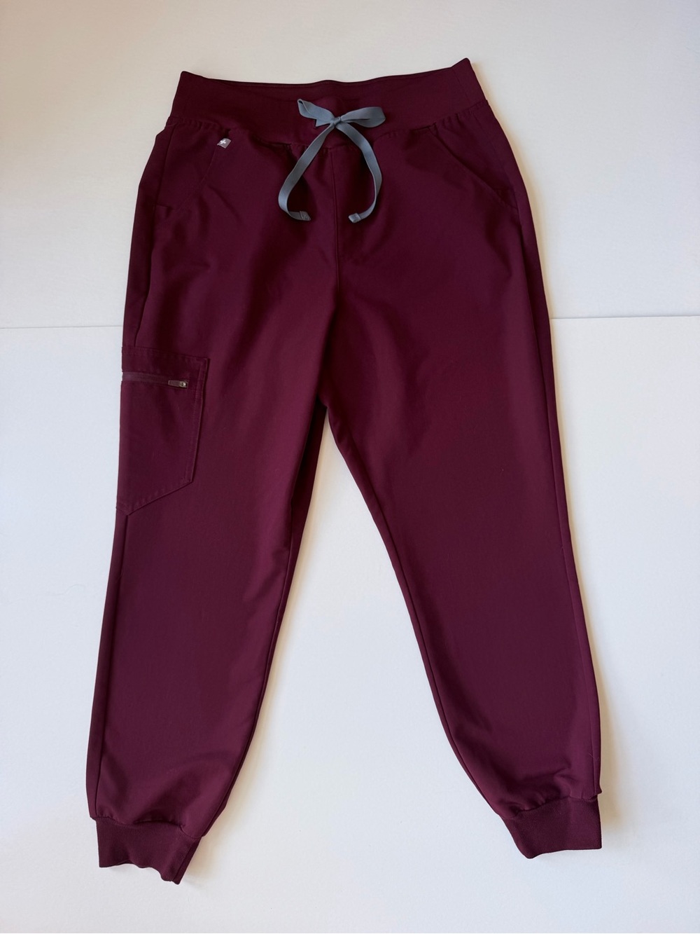 FIGS Zamora High Rise Jogger Scrub Pant Medium Petite - Burgundy Red
